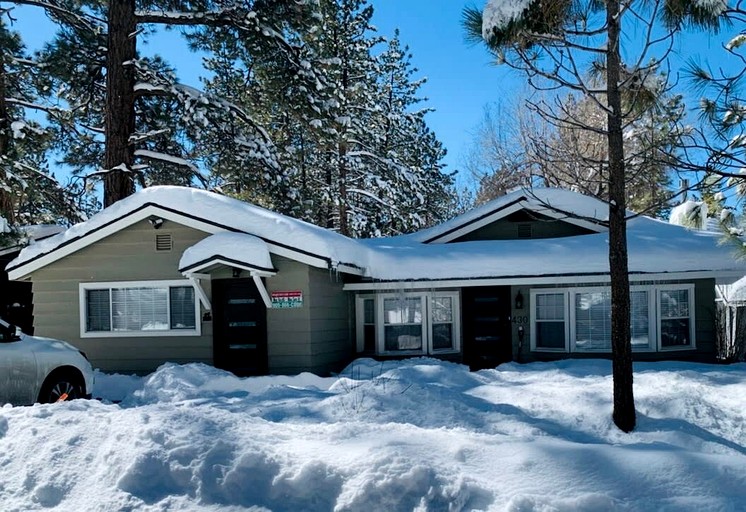 Cottages (United States of America, Big Bear Lake, California)