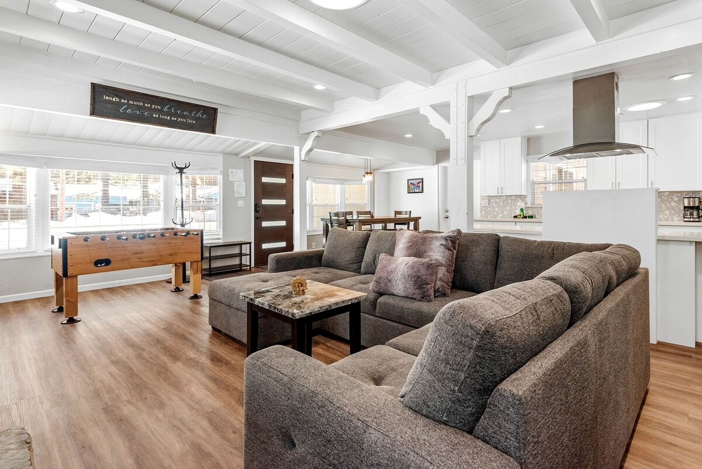 Charming Cottage with Foosball and Hot-tub in Big Bear Lake, California