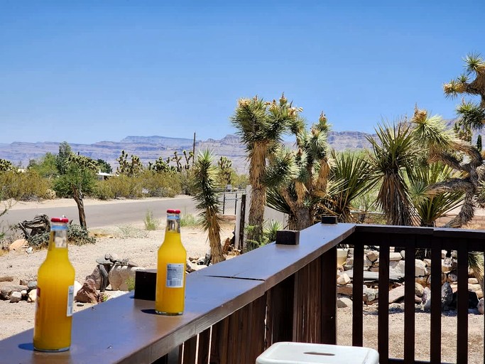 Cabins (United States of America, Meadview, Arizona)