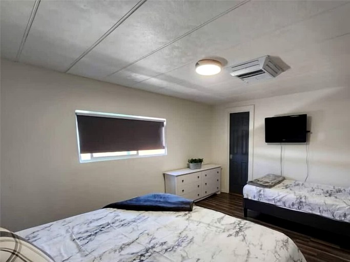 Cabins (United States of America, Meadview, Arizona)