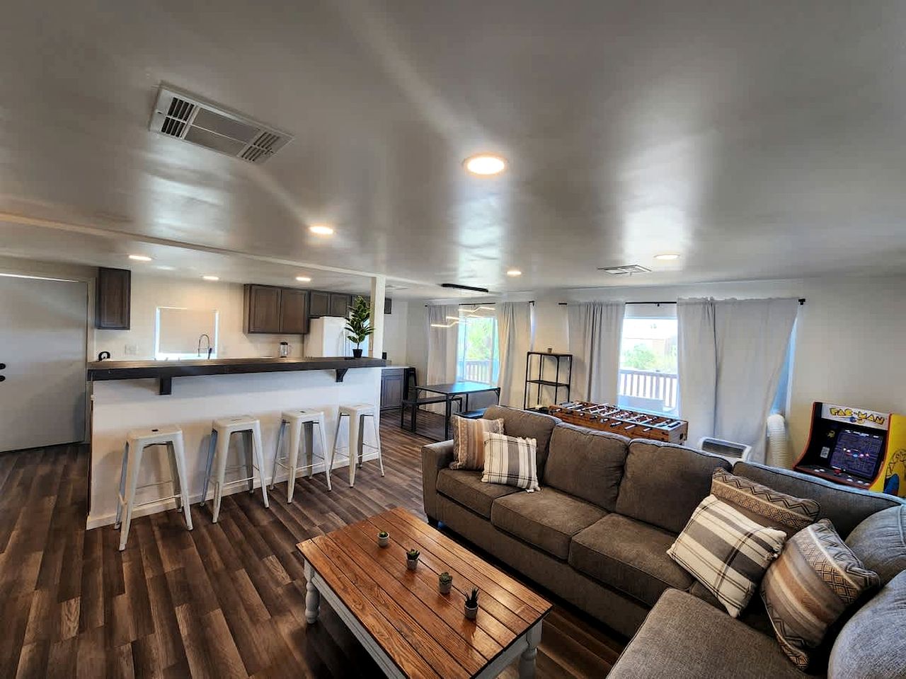 Modern Cabin with  Arcade, Foosball Table and Fire Pit in Meadview, Arizona