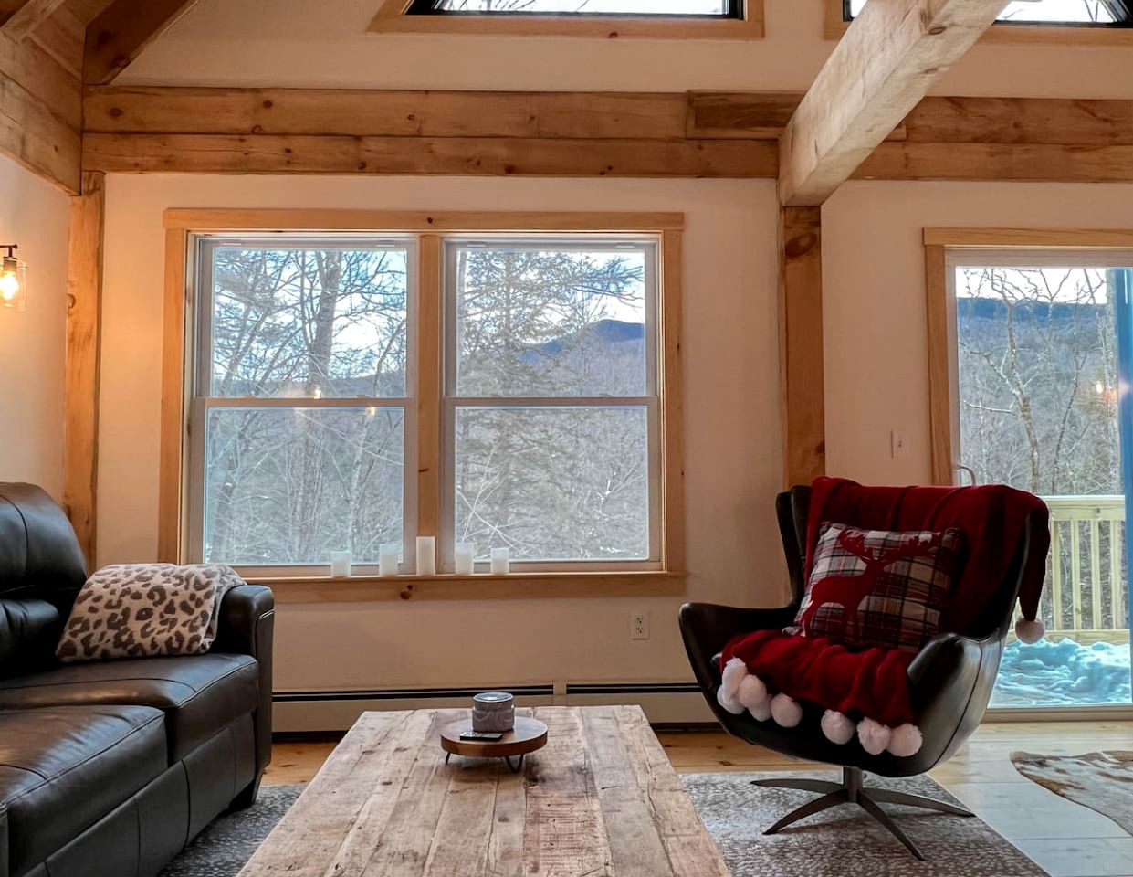 Modern Cabin with Beautiful Mountain Views in Intervale, New Hampshire