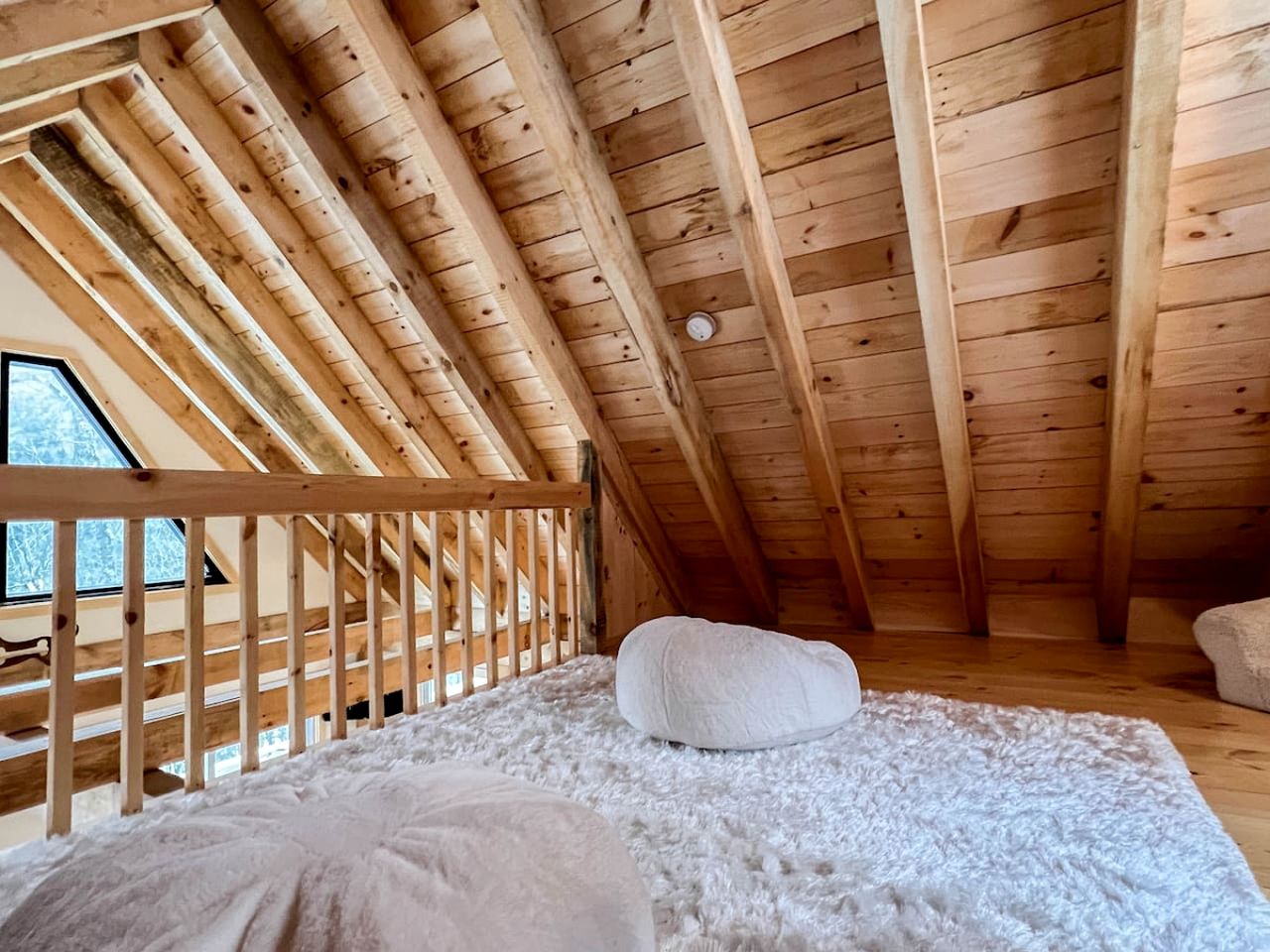 Modern Cabin with Beautiful Mountain Views in Intervale, New Hampshire