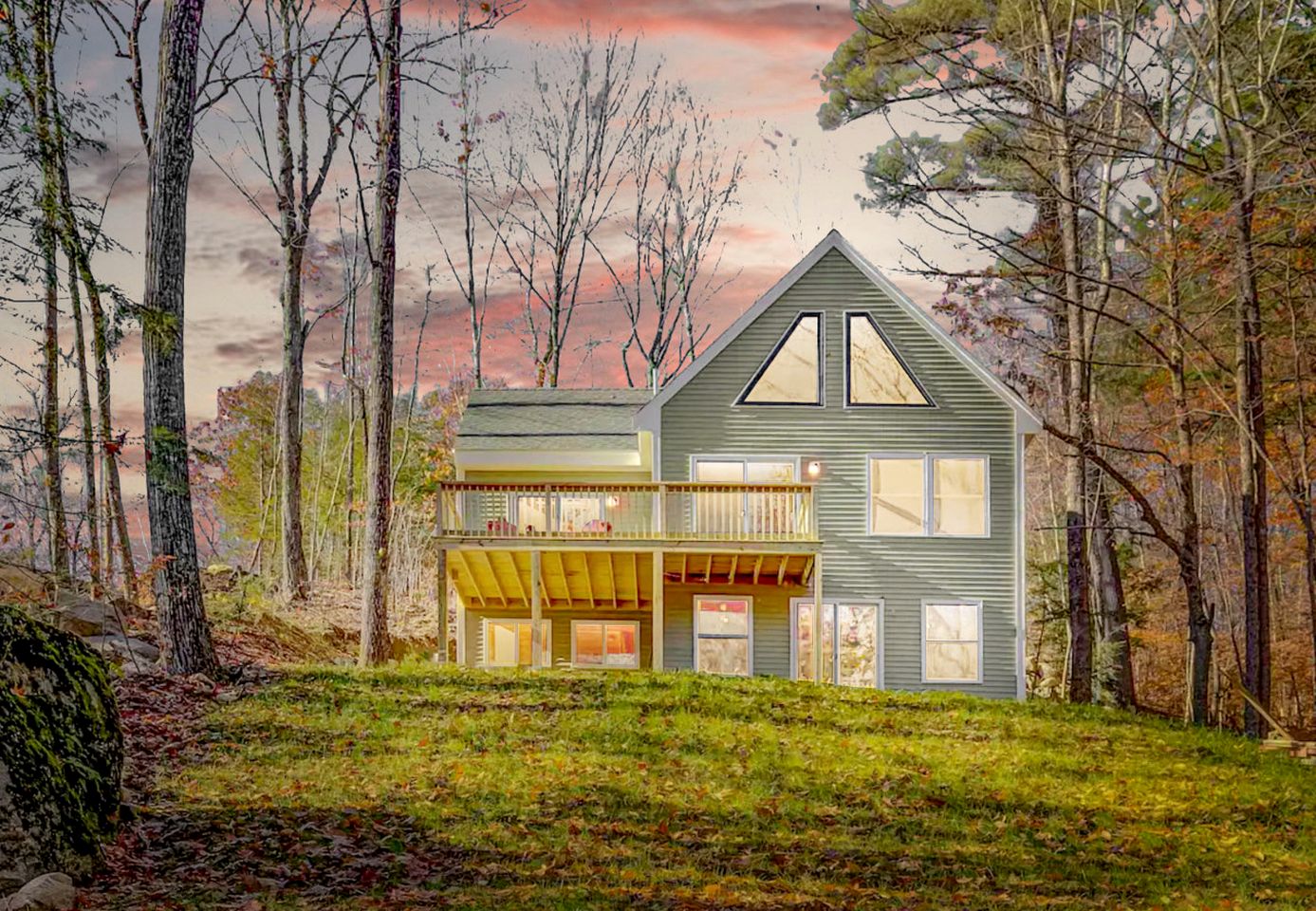 Modern Cabin with Beautiful Mountain Views in Intervale, New Hampshire