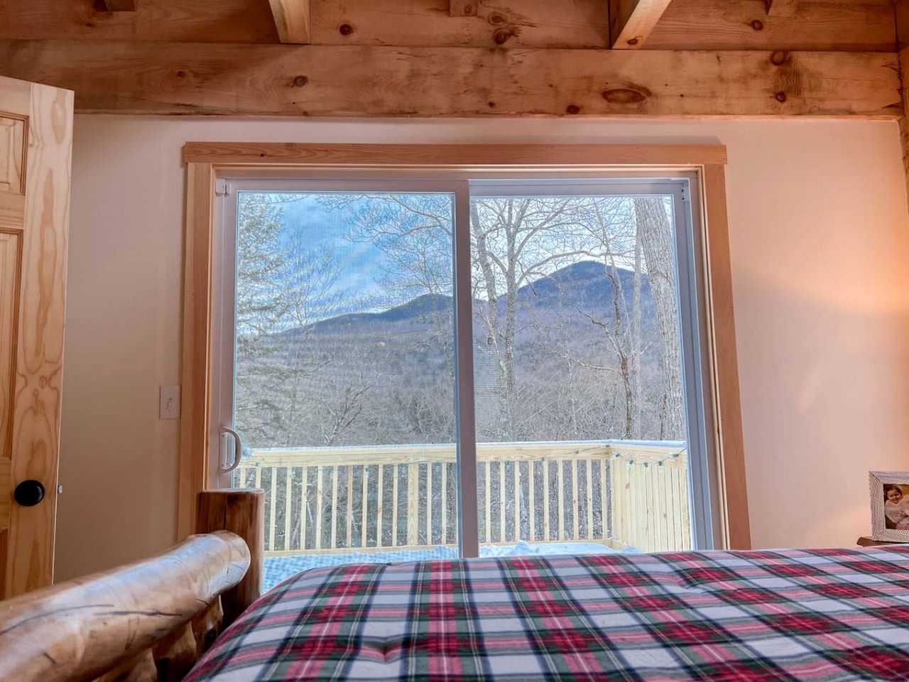 Modern Cabin with Beautiful Mountain Views in Intervale, New Hampshire