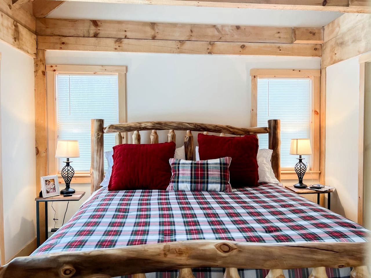 Modern Cabin with Beautiful Mountain Views in Intervale, New Hampshire