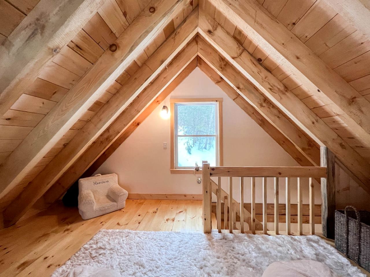 Modern Cabin with Beautiful Mountain Views in Intervale, New Hampshire