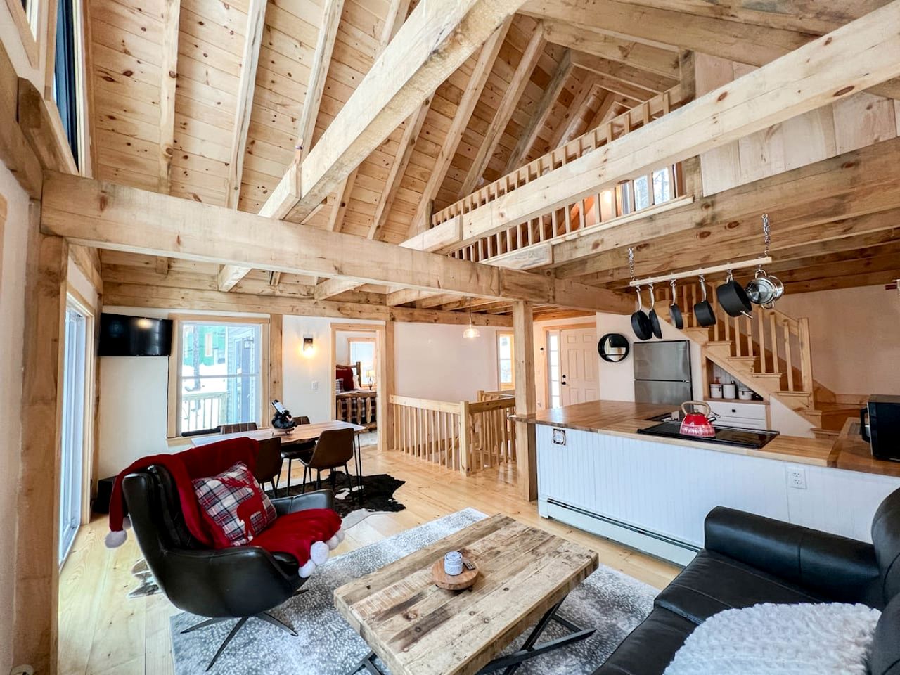Modern Cabin with Beautiful Mountain Views in Intervale, New Hampshire