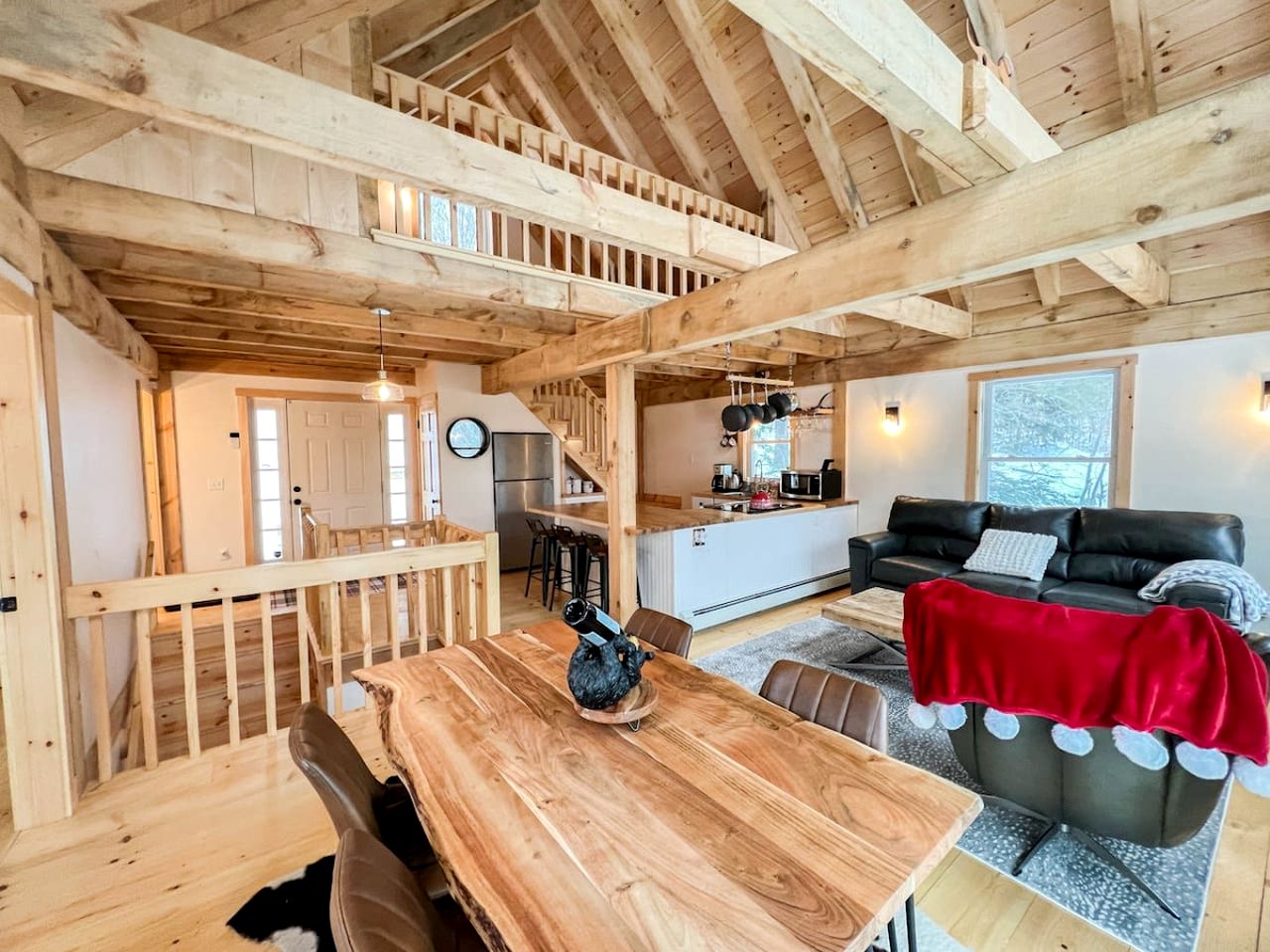 Modern Cabin with Beautiful Mountain Views in Intervale, New Hampshire