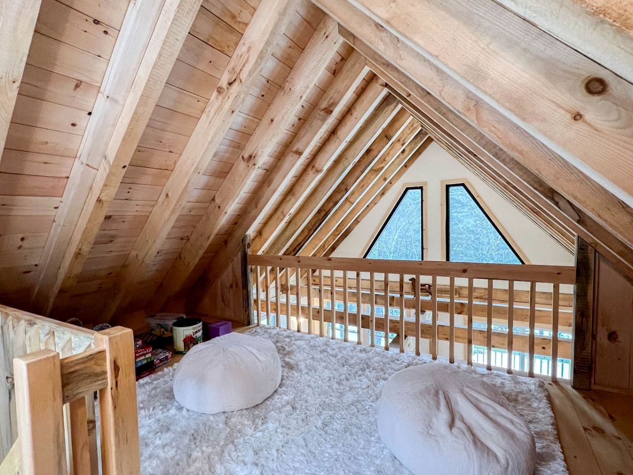 Modern Cabin with Beautiful Mountain Views in Intervale, New Hampshire