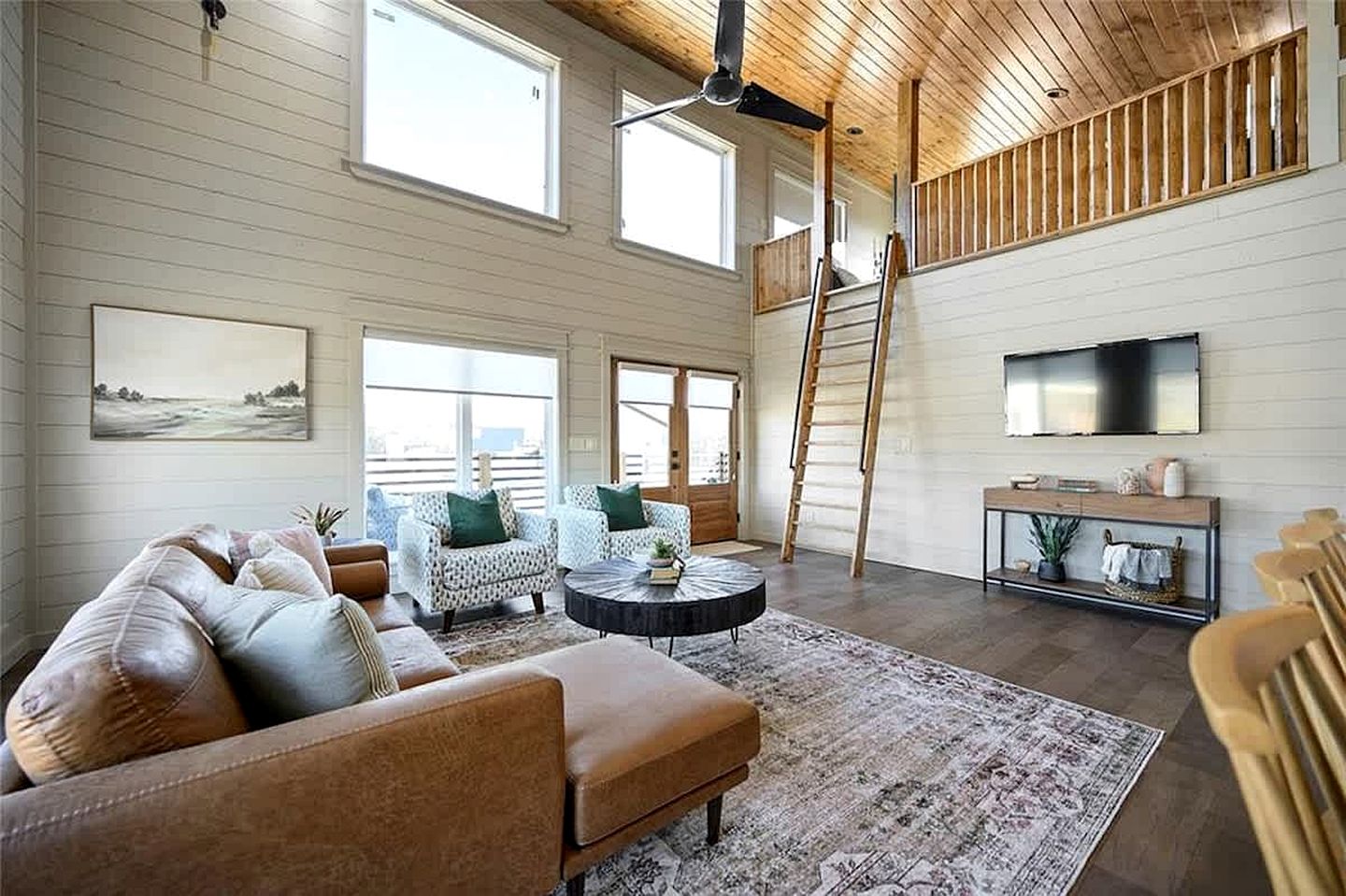 Modern Luxury Cabin with Game Room, Hot Tub & Fire Pit Near Beavers Bend, Broken Bow OK