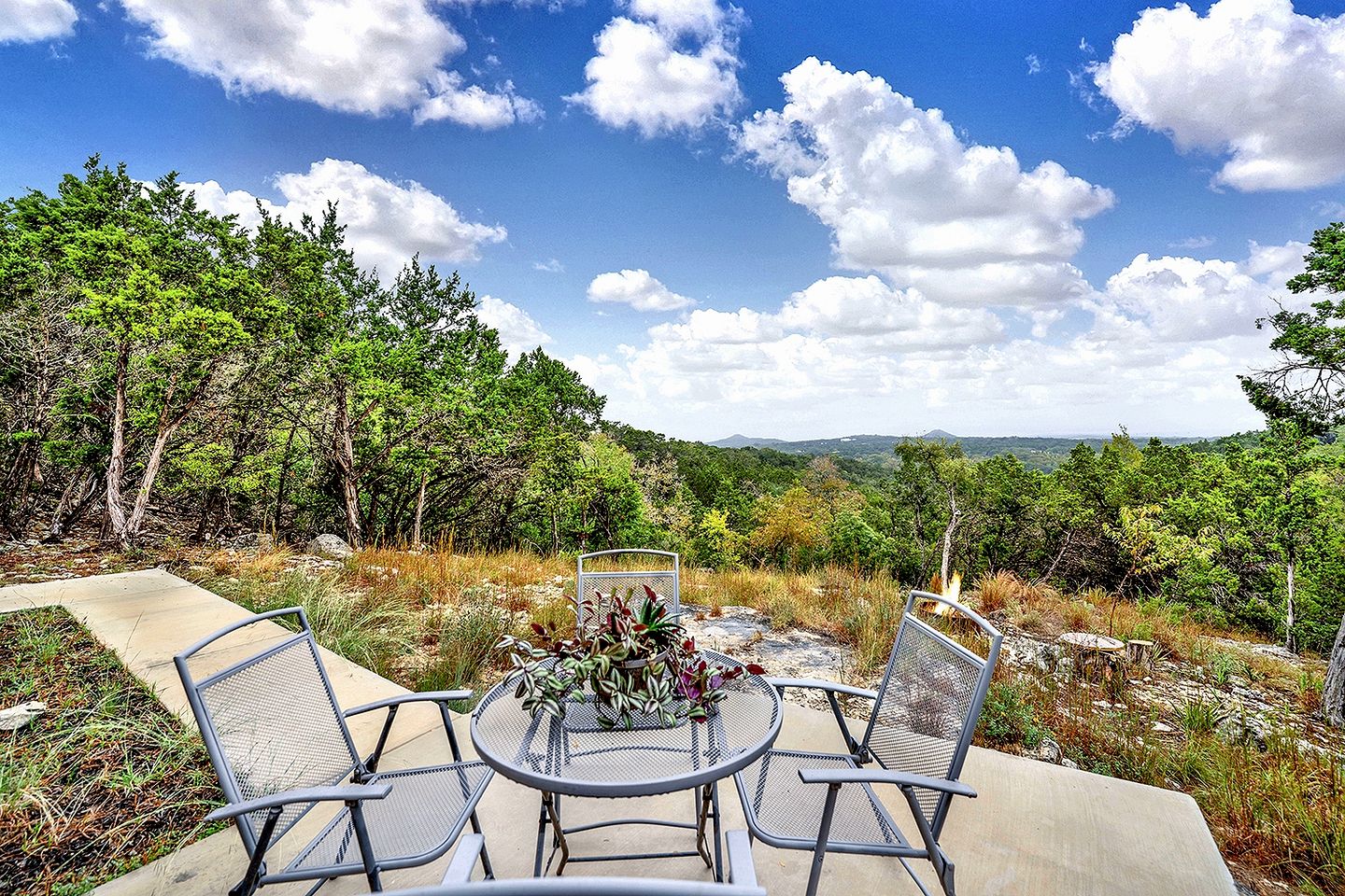 Modern Cabin for Four in Wimberley, Texas, for Glamping Escapes in Nature