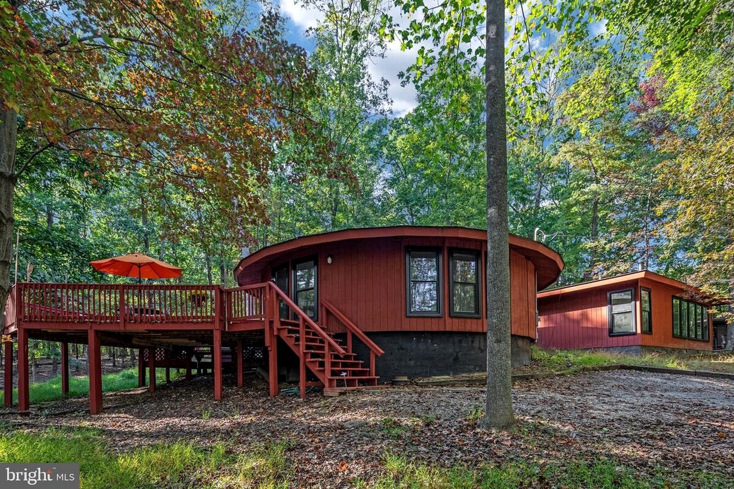 Modern Cabin with Hot Tub, Fire Pit and Grill in Hedgesville, WV