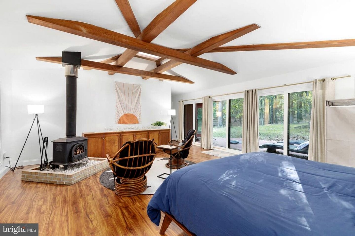 Modern Cabin with Hot Tub, Fire Pit and Grill in Hedgesville, WV