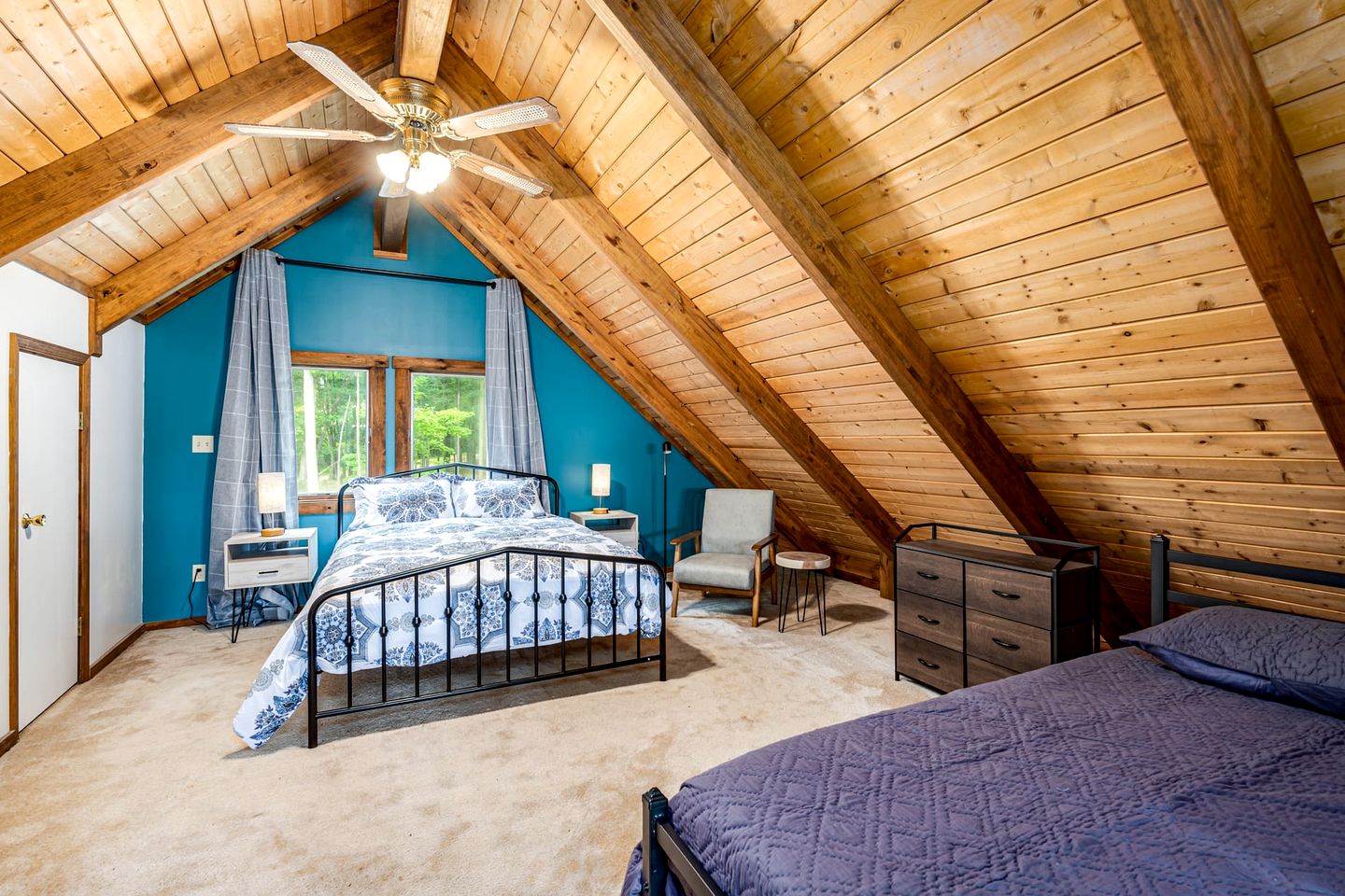 Relaxing Cabin with Hot Tub, Deck, Pond and Fire Pit Perfect for Your Berkeley Springs, WV Getaway