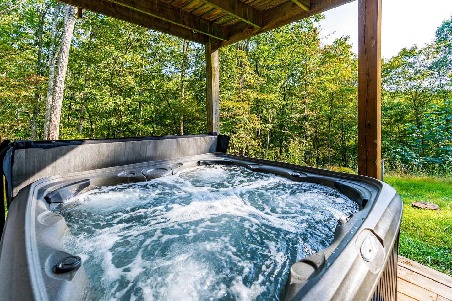 Relaxing Cabin with Hot Tub, Deck, Pond and Fire Pit Perfect for Your Berkeley Springs, WV Getaway