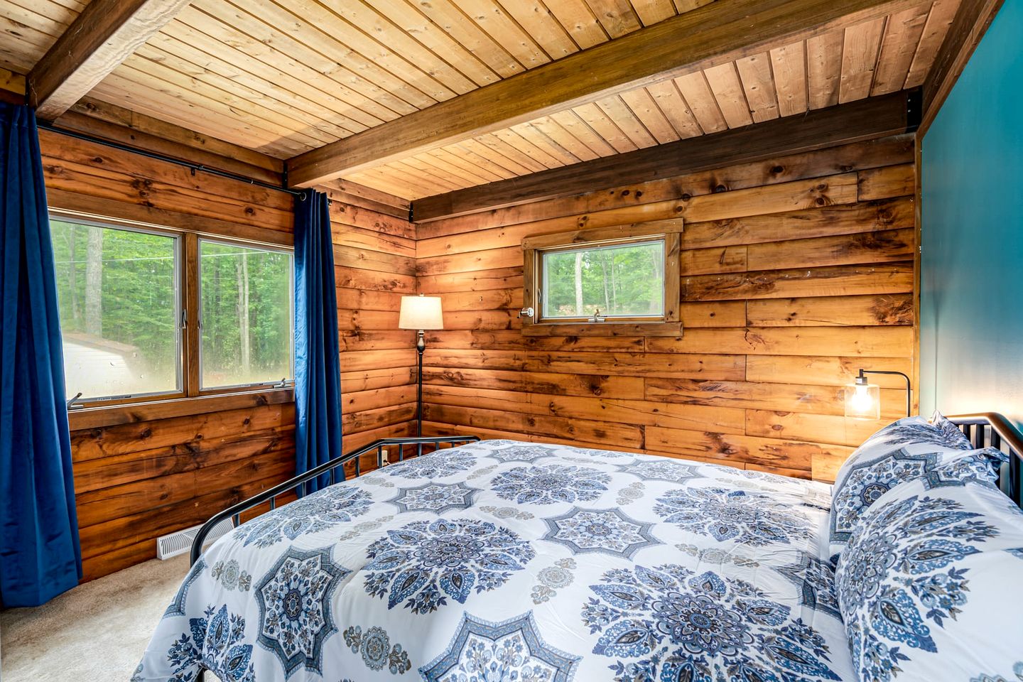 Relaxing Cabin with Hot Tub, Deck, Pond and Fire Pit Perfect for Your Berkeley Springs, WV Getaway