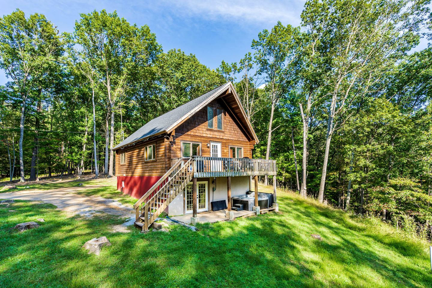 Relaxing Cabin with Hot Tub, Deck, Pond and Fire Pit Perfect for Your Berkeley Springs, WV Getaway