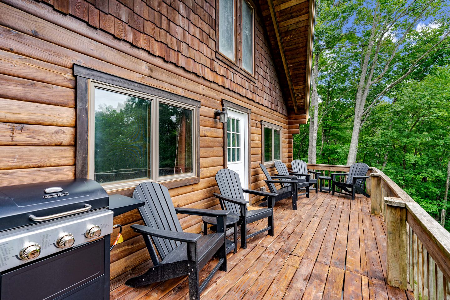 Relaxing Cabin with Hot Tub, Deck, Pond and Fire Pit Perfect for Your Berkeley Springs, WV Getaway