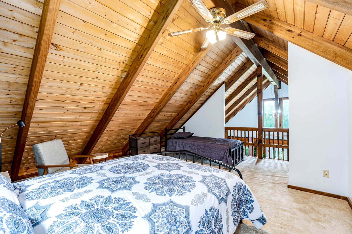 Relaxing Cabin with Hot Tub, Deck, Pond and Fire Pit Perfect for Your Berkeley Springs, WV Getaway