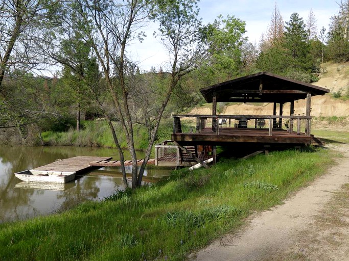 Cabins (Badger, California, United States)