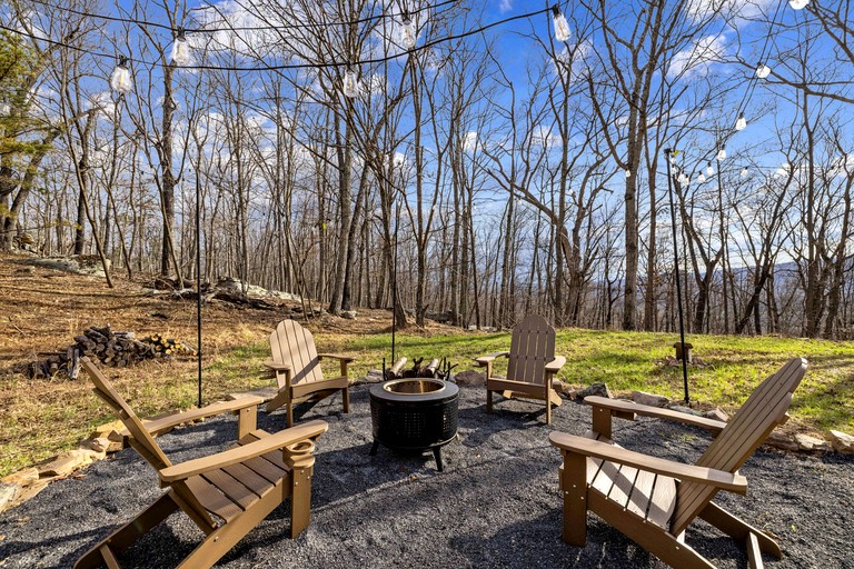 Cabins (United States of America, Great Cacapon, West Virginia)
