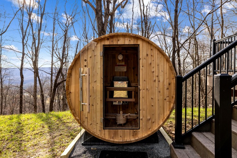 Cabins (United States of America, Great Cacapon, West Virginia)
