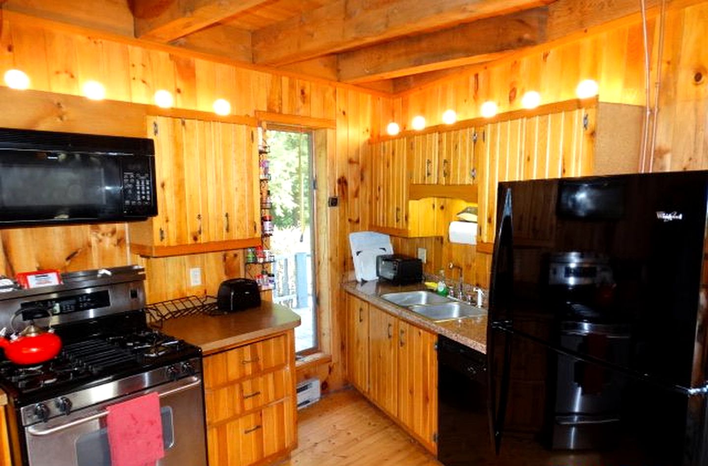 Upscale Rustic Cabin Surrounded by Spacious Pennsylvania Countryside near Pine Creek Gorge