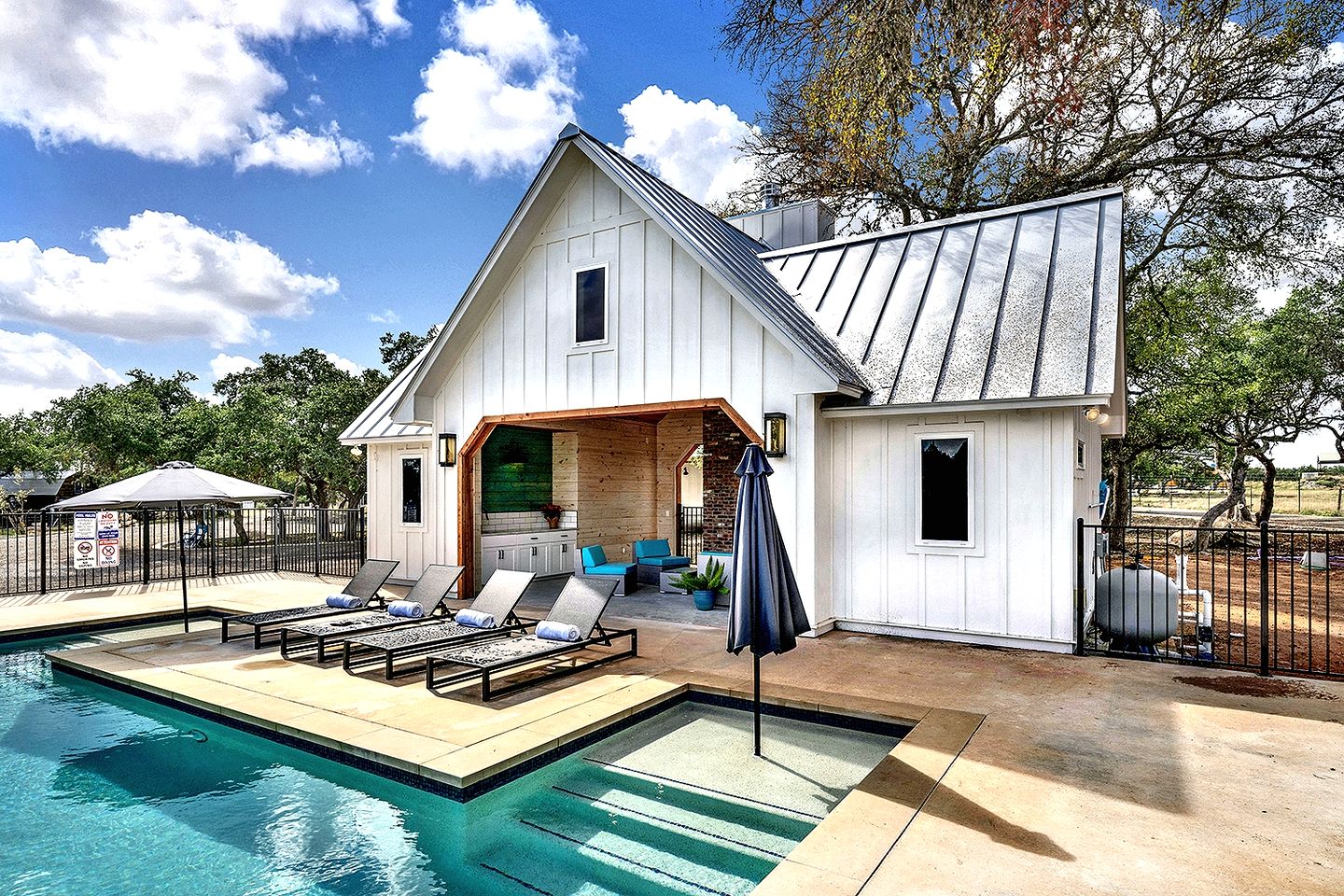 Stunning Three Cabins Great for Groups in Wimberley, Texas