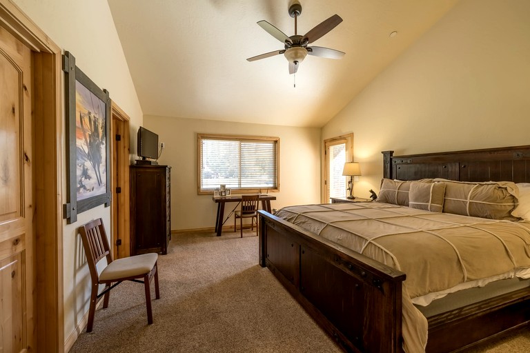 Cabins (United States of America, Big Bear Lake, California)