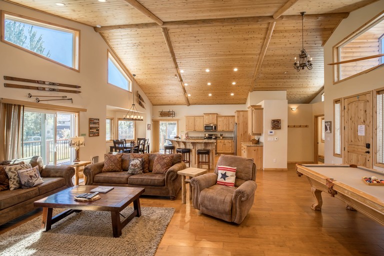Cabins (United States of America, Big Bear Lake, California)