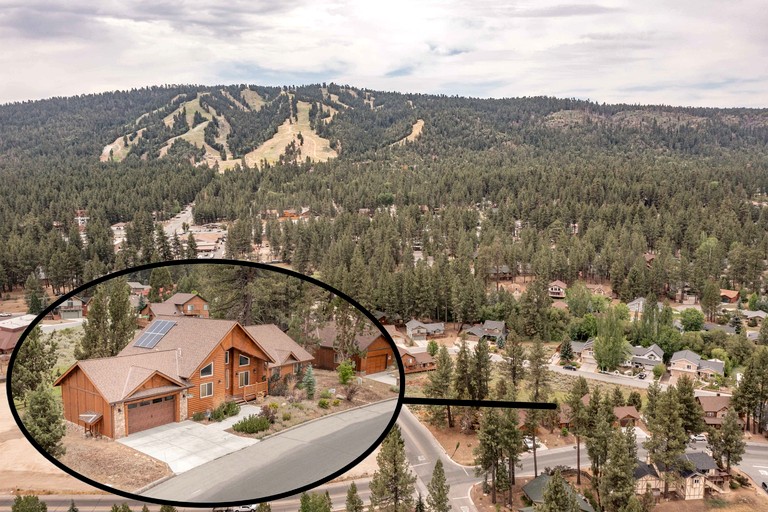 Cabins (United States of America, Big Bear Lake, California)