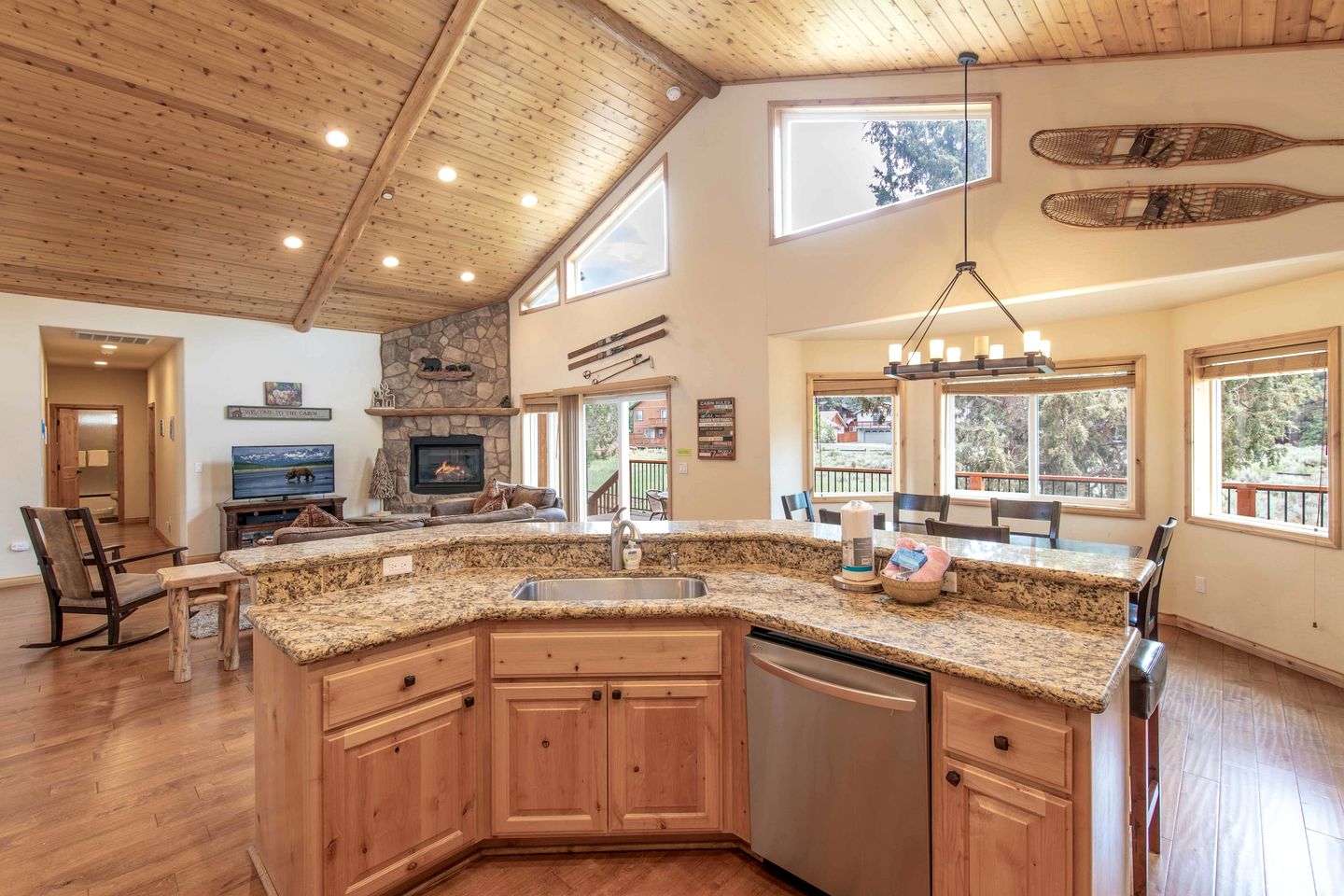 Spectacular Cabin with Foosball and Pool Table in California