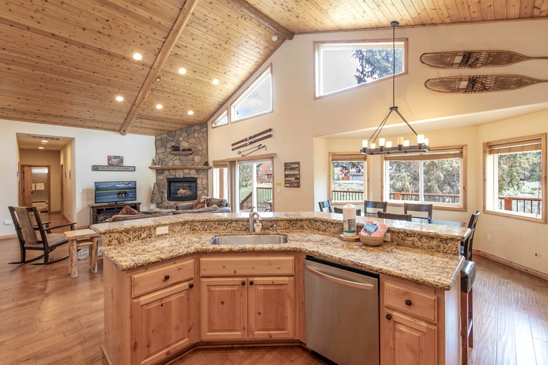 Cabins (United States of America, Big Bear Lake, California)