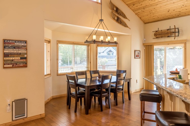 Cabins (United States of America, Big Bear Lake, California)