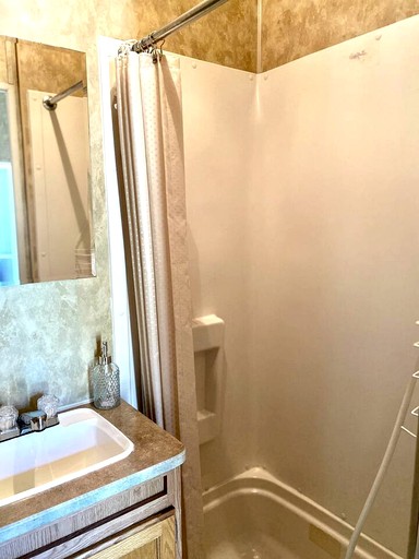 Vacation Rentals (Canada, --, --)