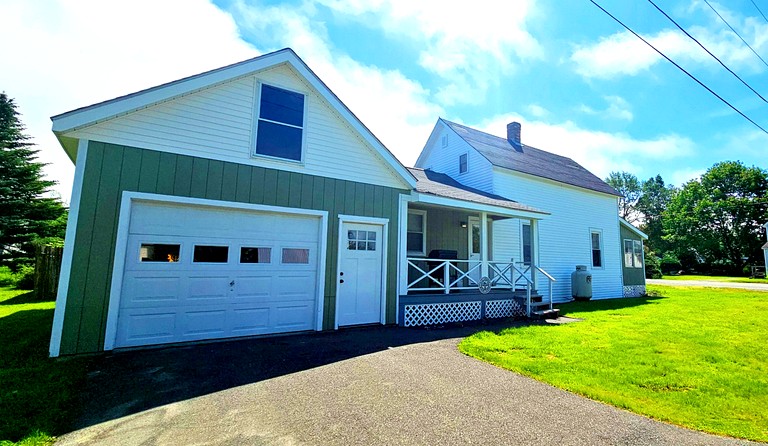 Lustrous Modern Cabin Oasis Near Moosehead Lake, Maine