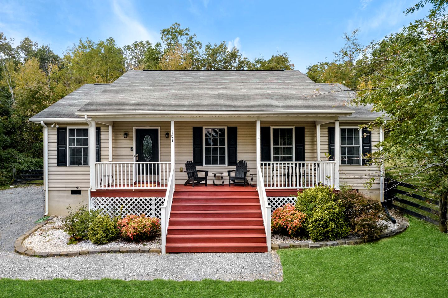 Spectacular Cottage Perfect for Groups and Water Activities in Luray, Virginia