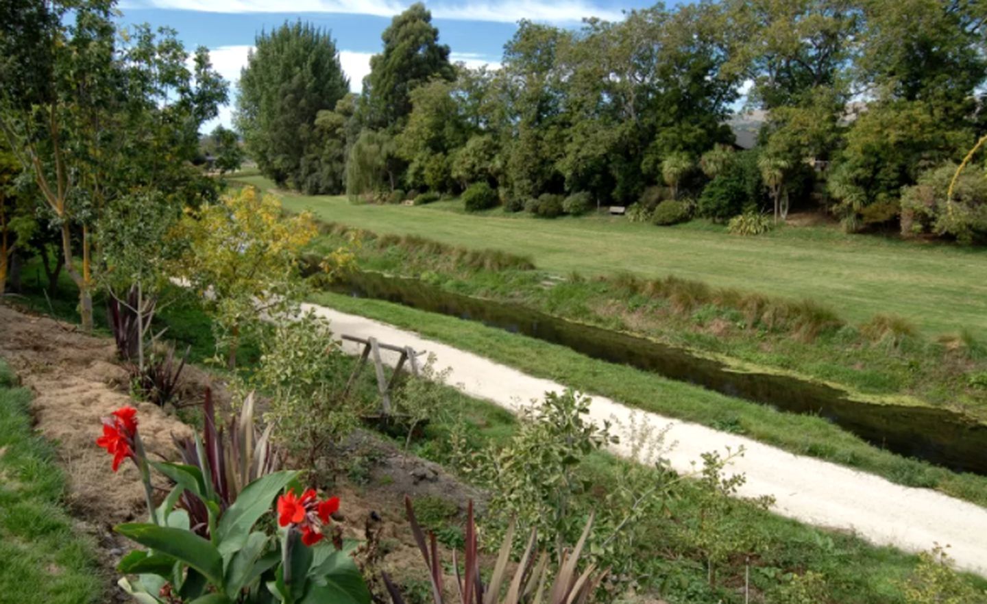 Modern Cottage Rental for Two Near in Hawkes Bay, New Zealand