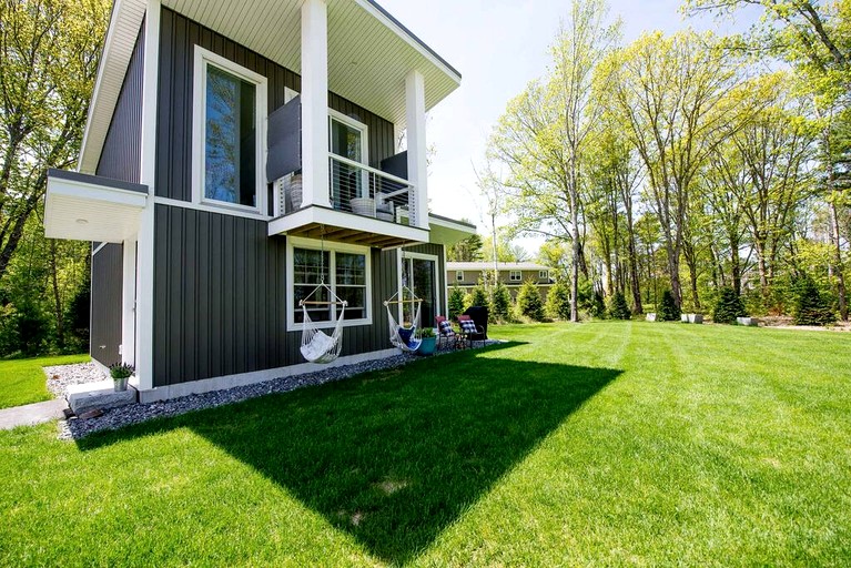 Designed Cottage with Private Dock and Ocean Views in Maine