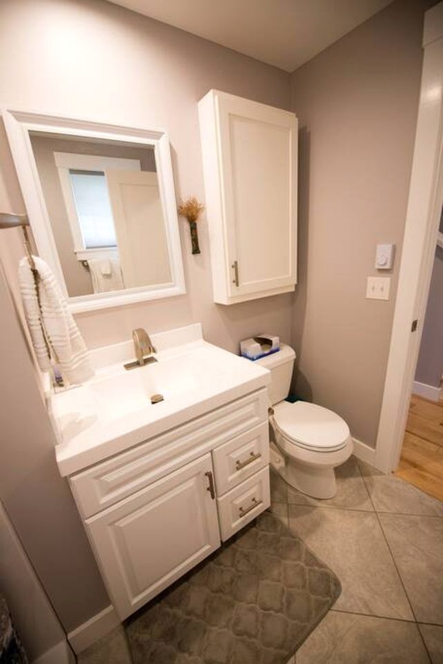 Designed Cottage with Private Dock and Ocean Views in Maine