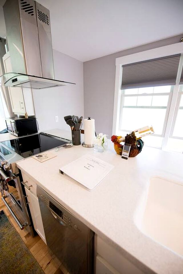 Designed Cottage with Private Dock and Ocean Views in Maine