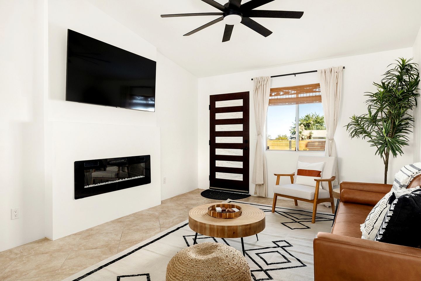 Dreamy Vacation Rental with Fire Pit and Fantastic Desert Views in Yucca Valley, California