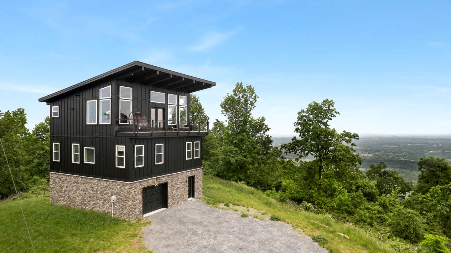 Scenic Getaway Cabin w/ Fire Pit, Deck & Panoramic Views in Martinsburg, WV