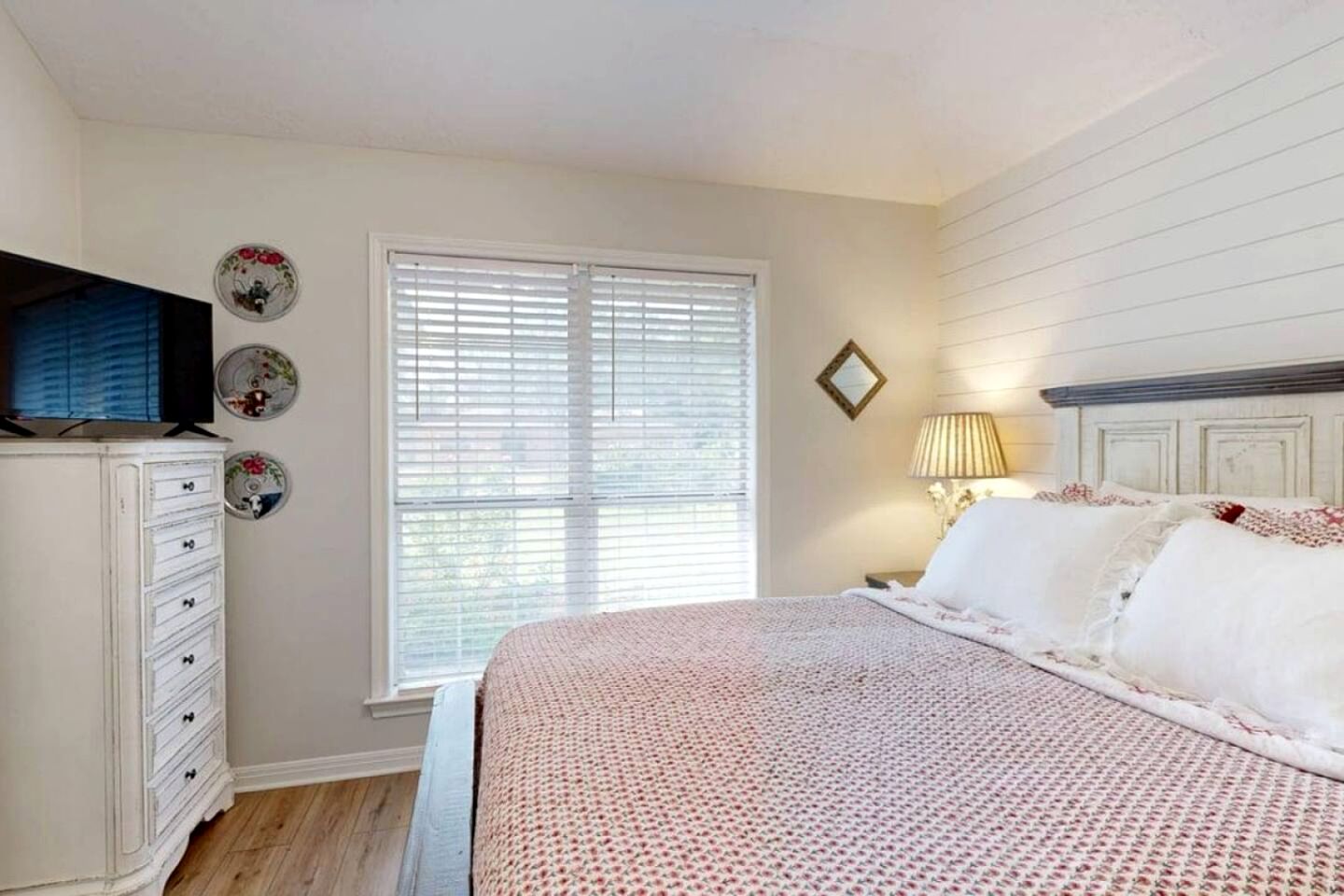 Charming Remodeled Home with Modern Comforts Near TAMU & Downtown in Bryan, Texas