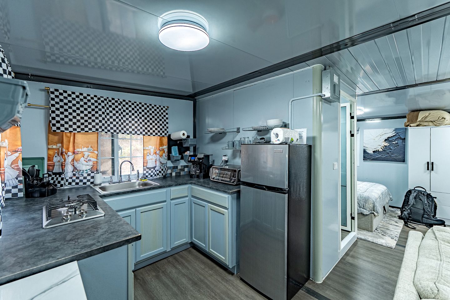 Modern Foldable Container Home with Mountain Views near Pipestem Resort, West Virginia