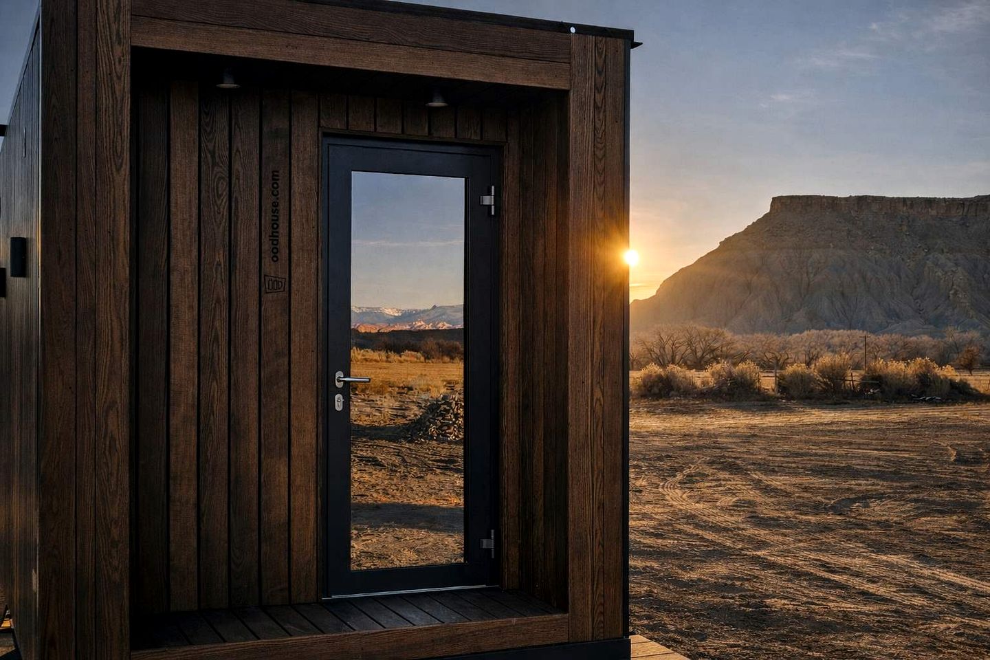 Unique Mirror Studio Retreat with Panoramic Views near Capitol Reef, Torrey Utah
