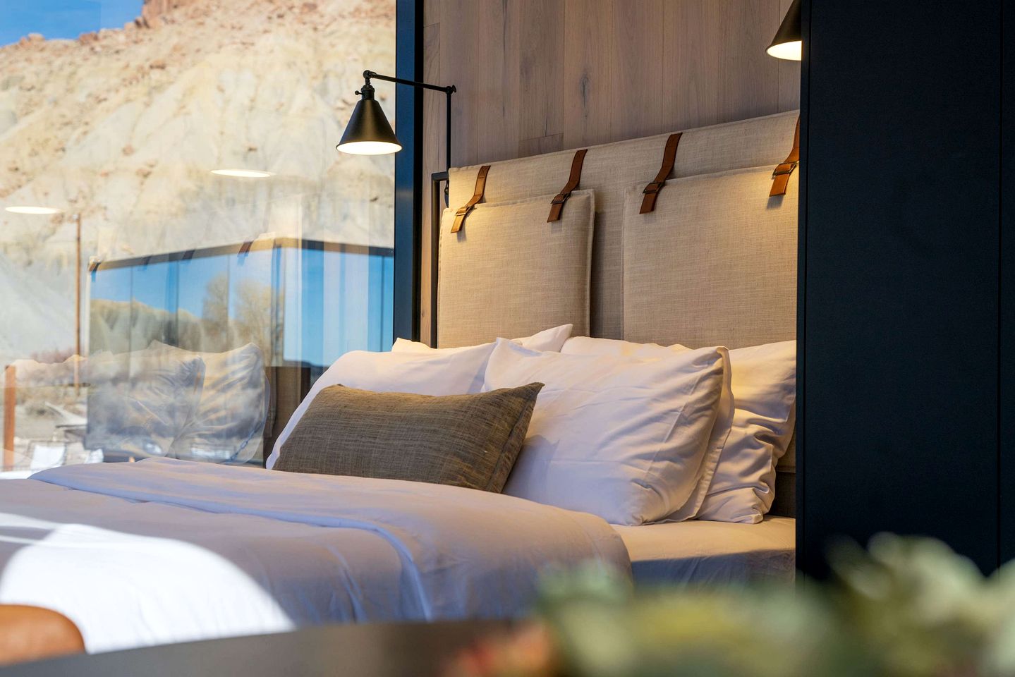 Unique Mirror Studio Retreat with Panoramic Views near Capitol Reef, Torrey Utah