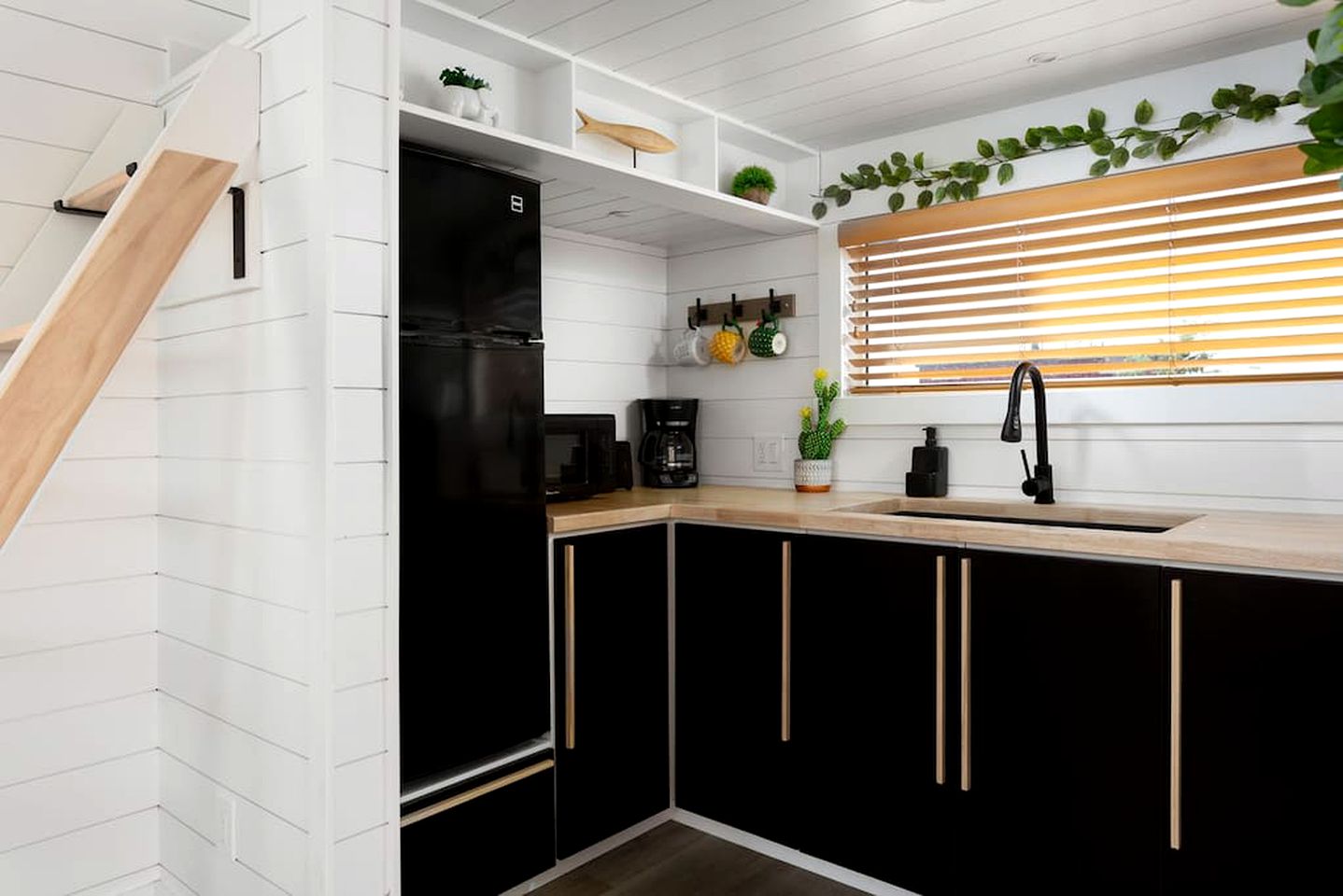 Under the Utah Stars: Experience Stargazing from Our Rooftop Deck Tiny House