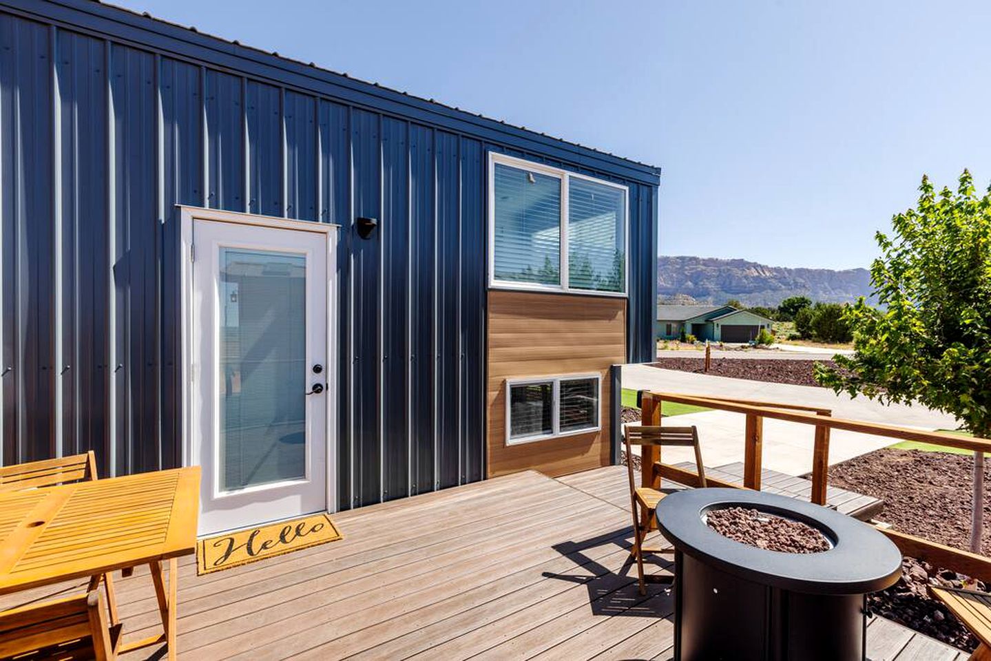 Contemporary Comfort: Modern Tiny House with Private Hot Tub in Apple Valley, Utah